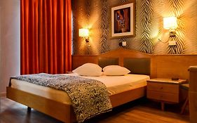 Eva Hotel Piraeus